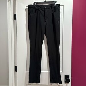 Old Navy Active Tech Hybrid Slim Pants. 34 x 32.